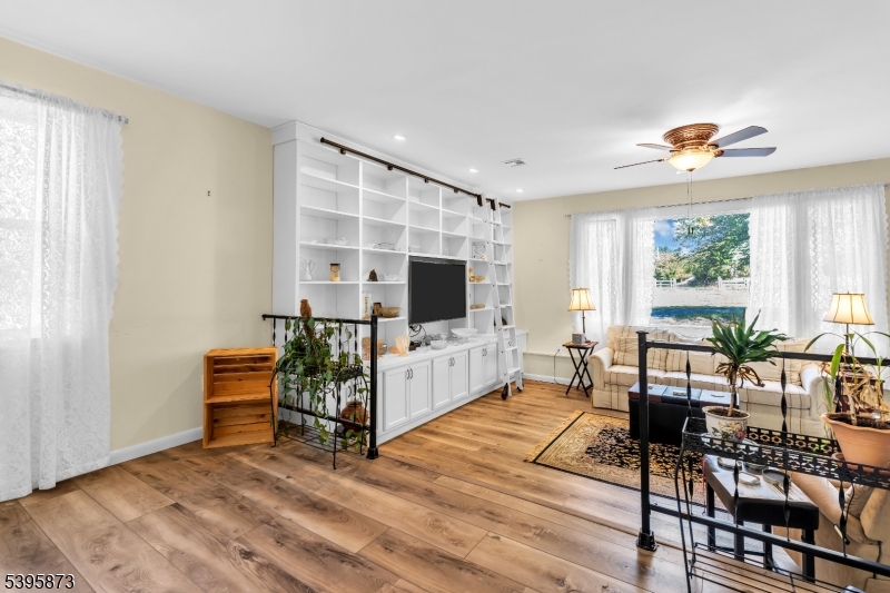 70 Mackenzie Rd