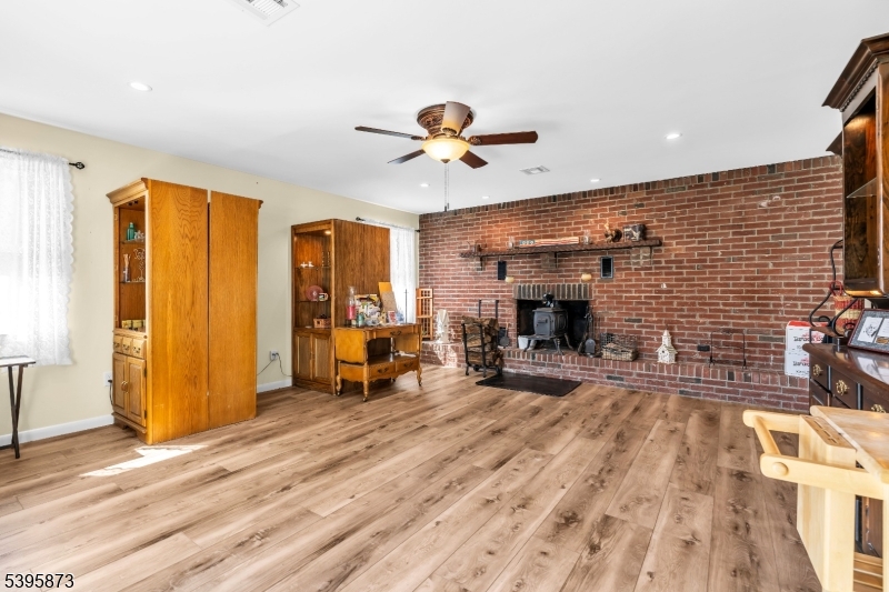 70 Mackenzie Rd