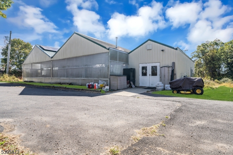 70 Mackenzie Rd