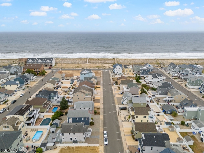 15 7Th Ave