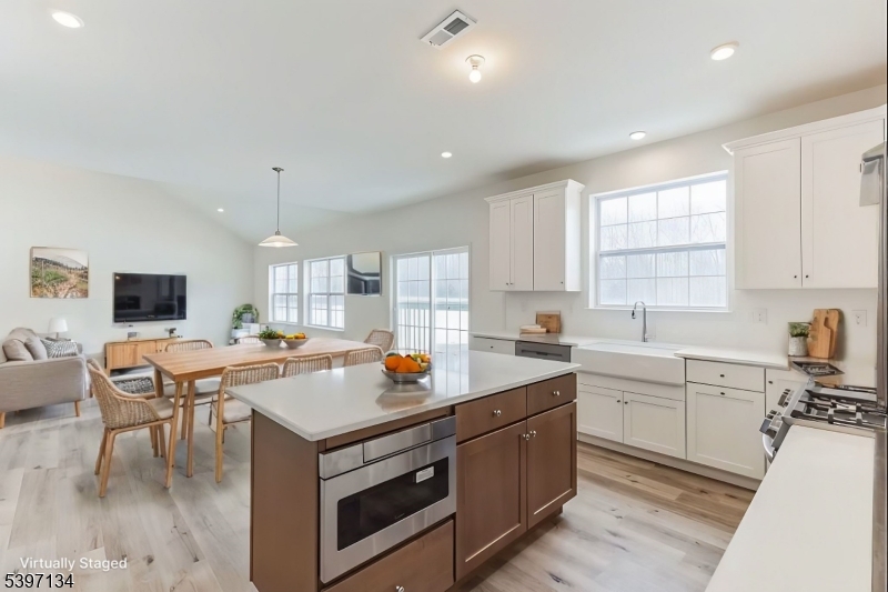 35 Barbertown Point Breeze