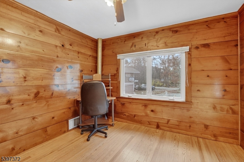 83 Lakeview Ave