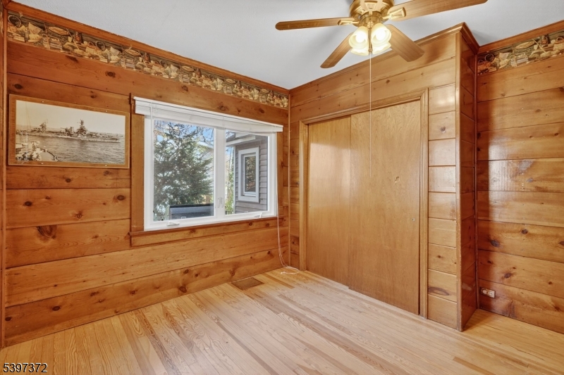 83 Lakeview Ave