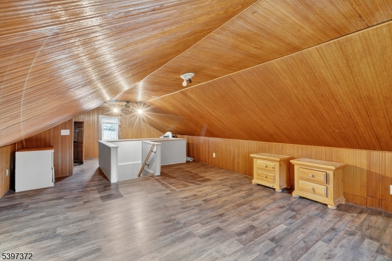 83 Lakeview Ave