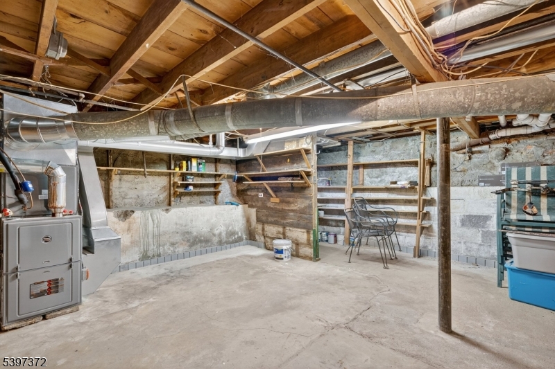 83 Lakeview Ave