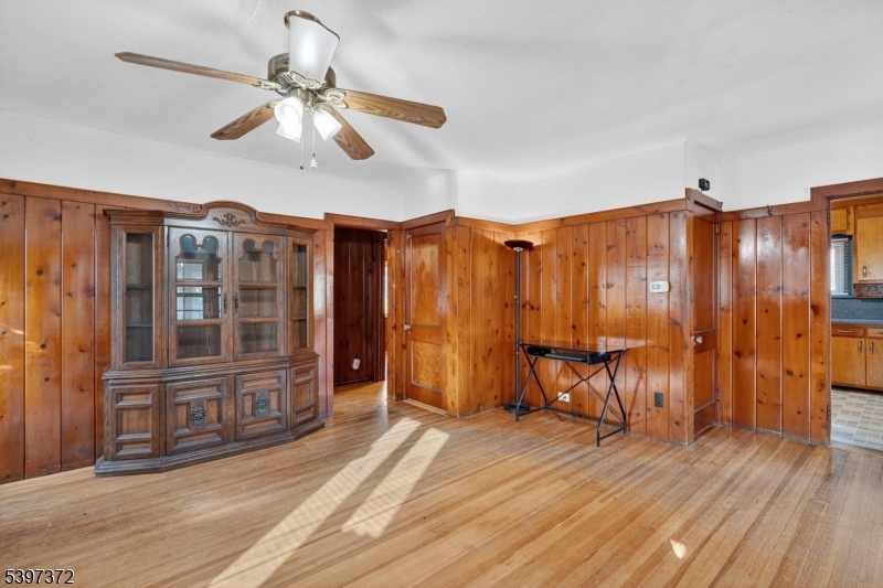 83 Lakeview Ave