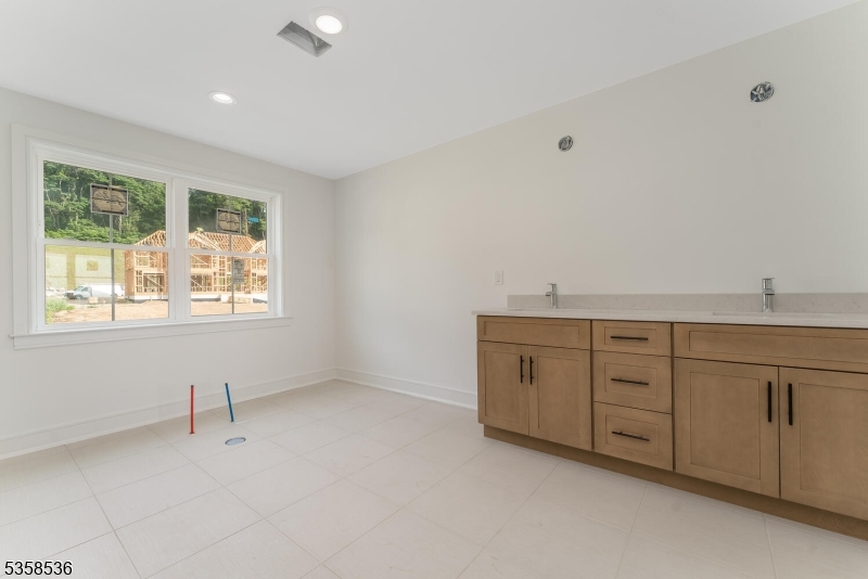 4 Spring Ct
