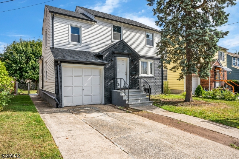 16 Pleasant Ave
