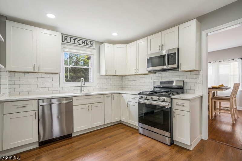 16 Pleasant Ave