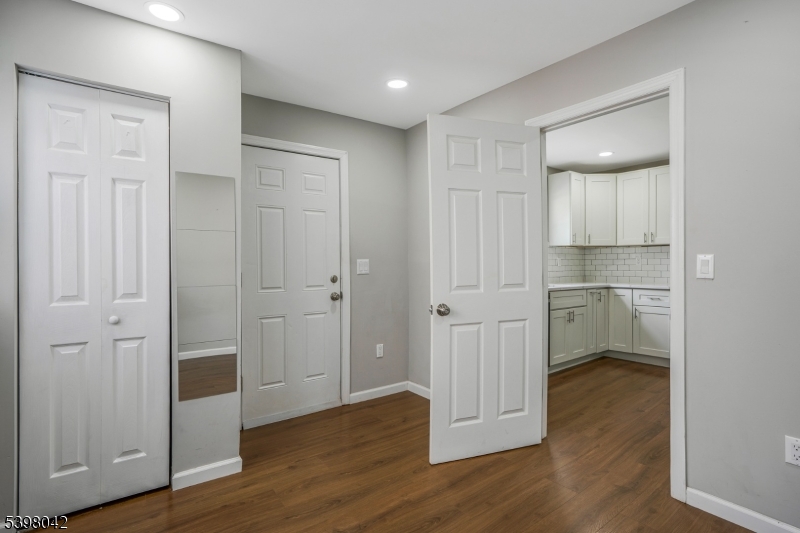 16 Pleasant Ave