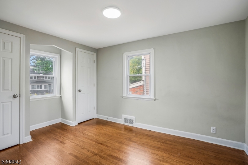 16 Pleasant Ave