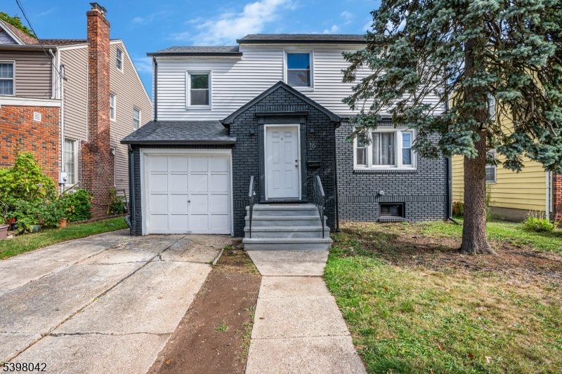 16 Pleasant Ave