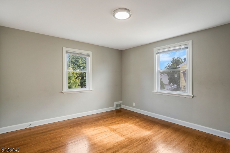 16 Pleasant Ave