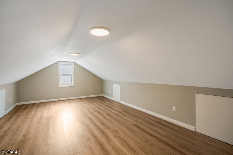 16 Pleasant Ave