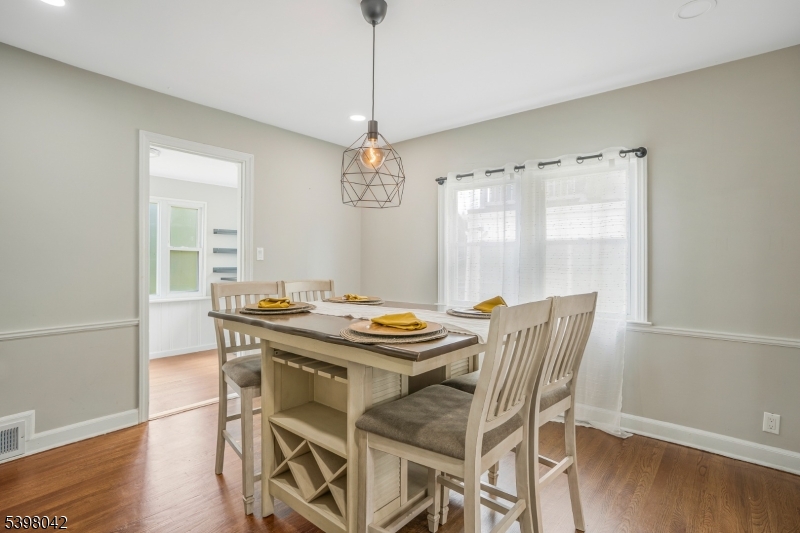 16 Pleasant Ave