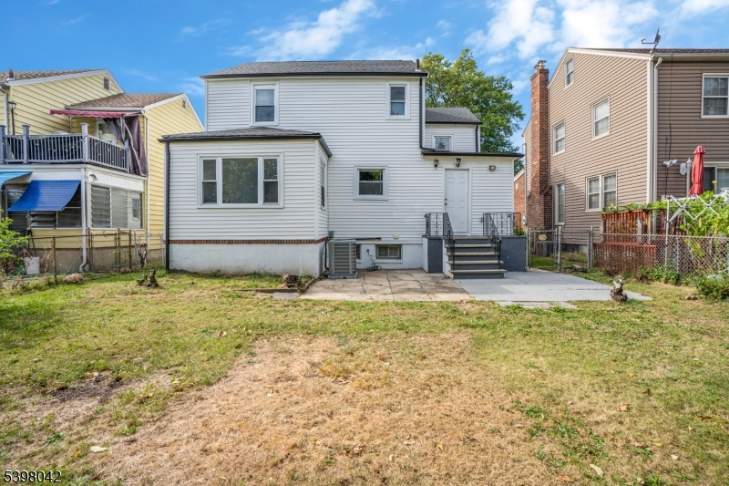 16 Pleasant Ave
