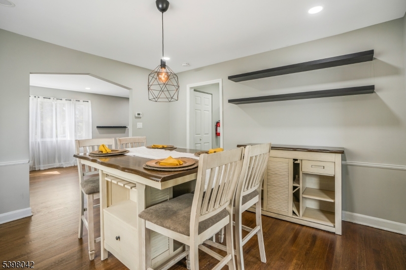 16 Pleasant Ave