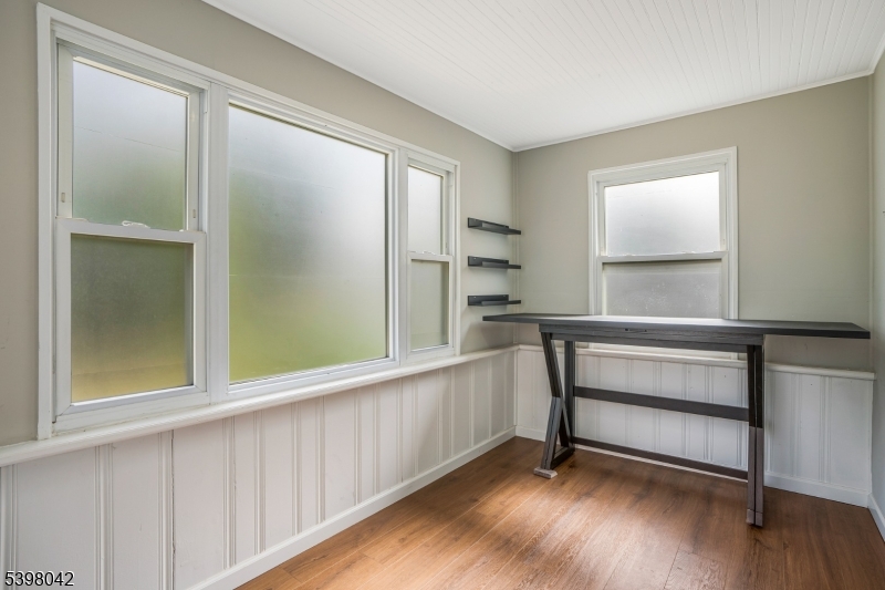 16 Pleasant Ave