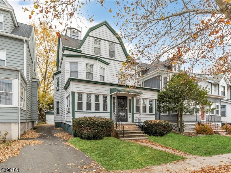 181 Greenwood Ave
