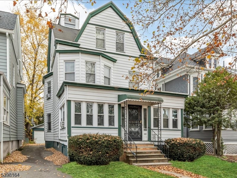 181 Greenwood Ave