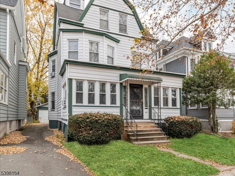 181 Greenwood Ave