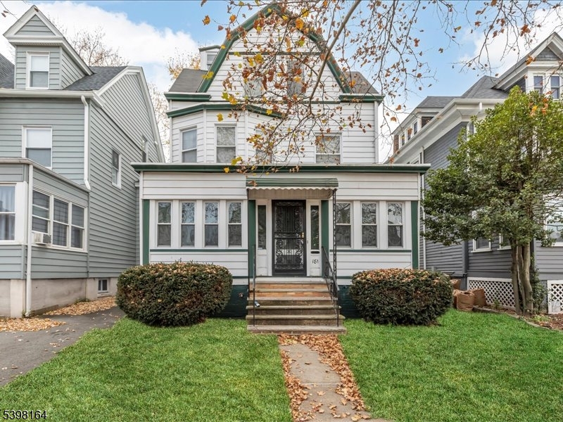 181 Greenwood Ave