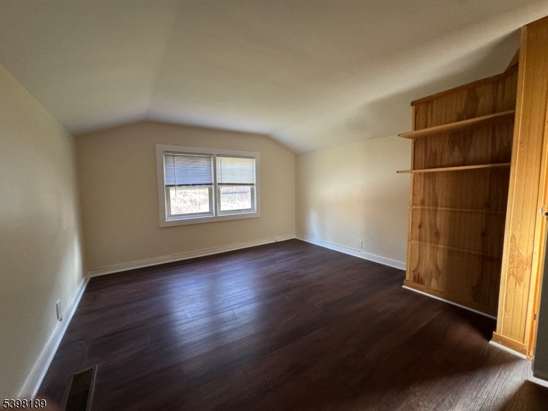 13 Log Cabin Ter