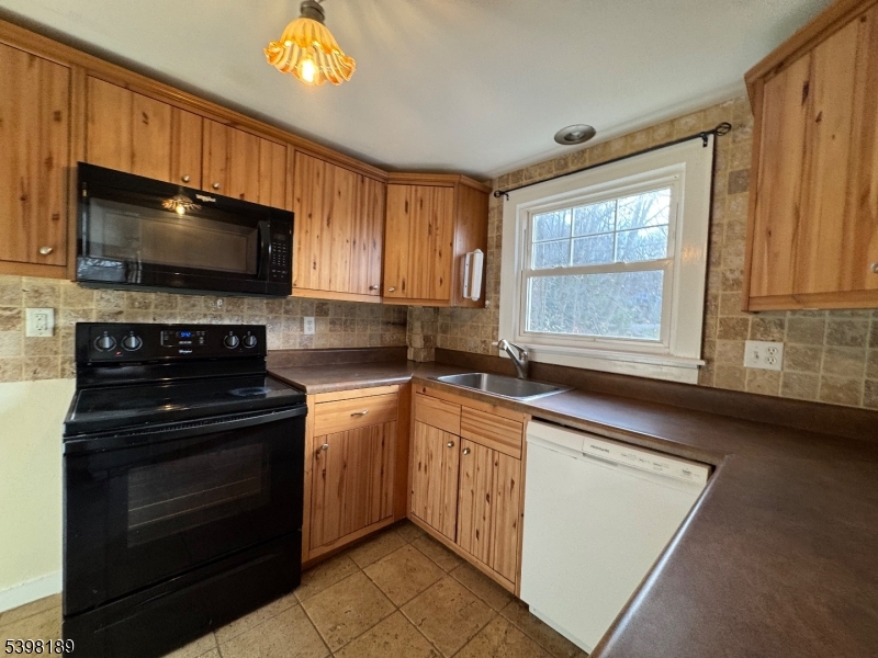 13 Log Cabin Ter