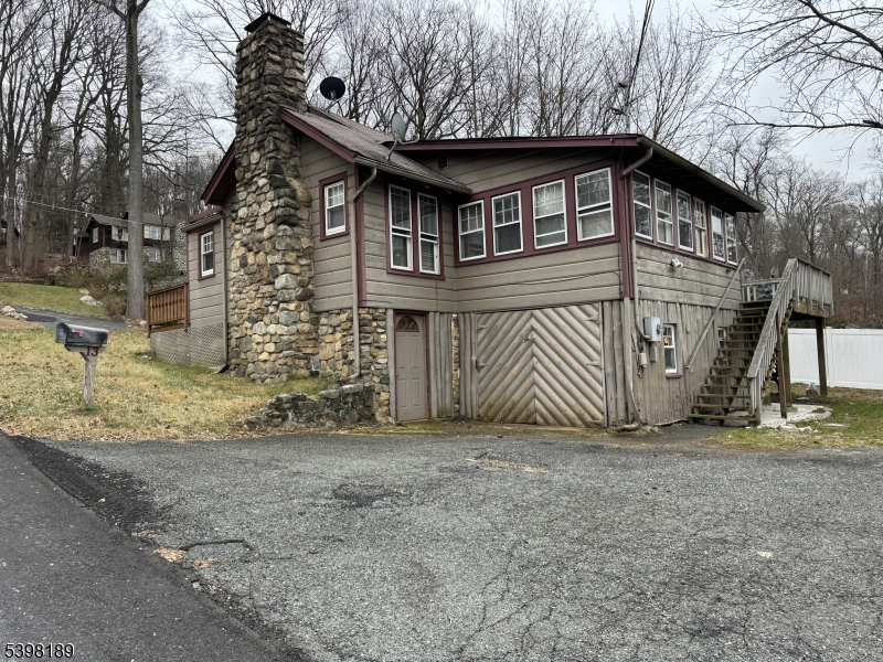 13 Log Cabin Ter