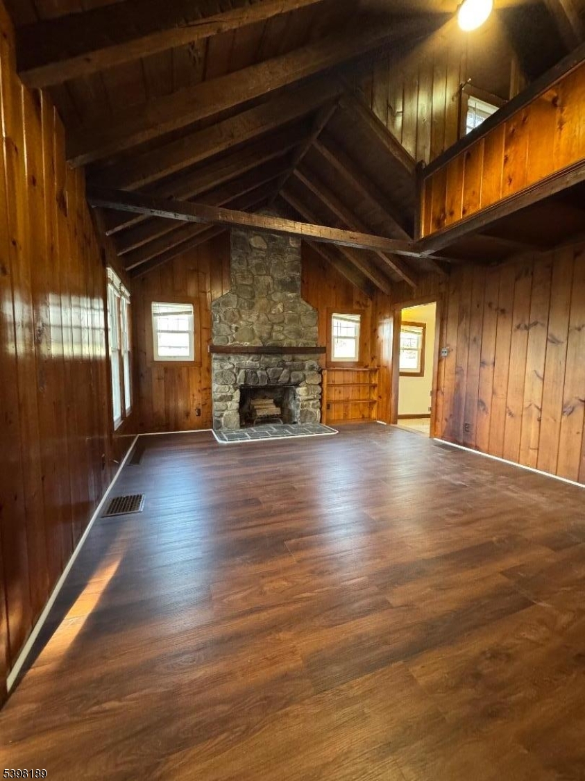 13 Log Cabin Ter