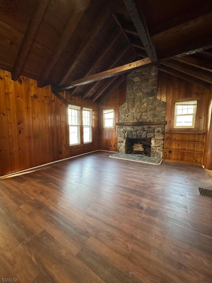 13 Log Cabin Ter