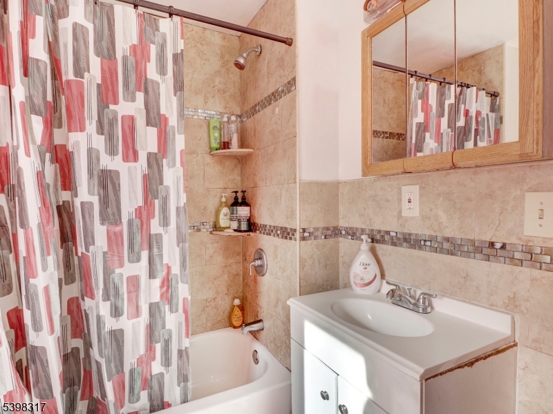 77 Delmar Pl
