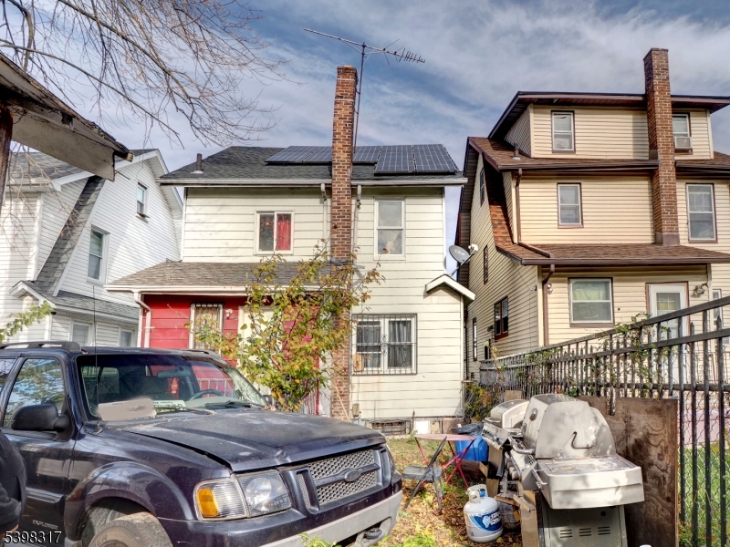 77 Delmar Pl