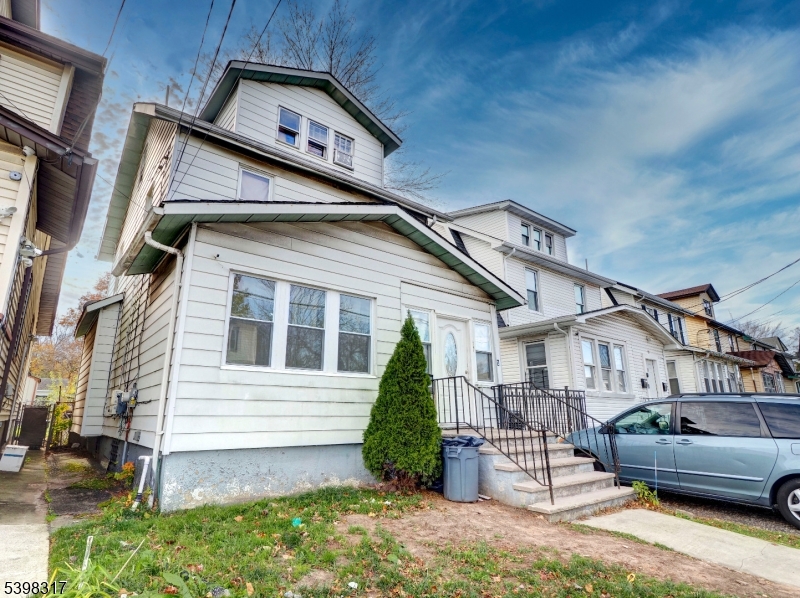 77 Delmar Pl