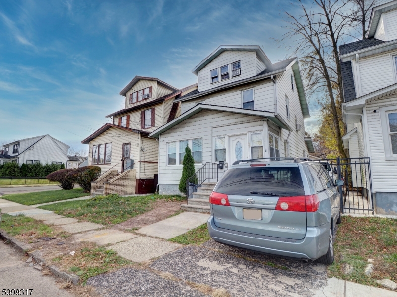 77 Delmar Pl