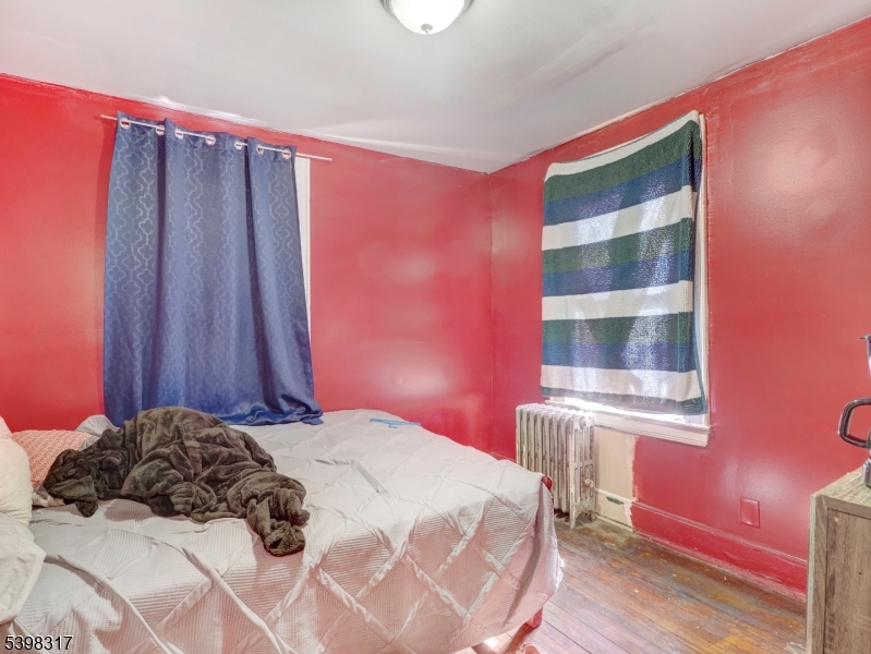 77 Delmar Pl