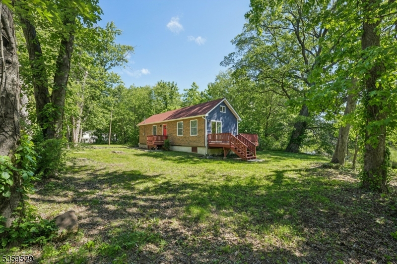 57 Riverlawn Dr