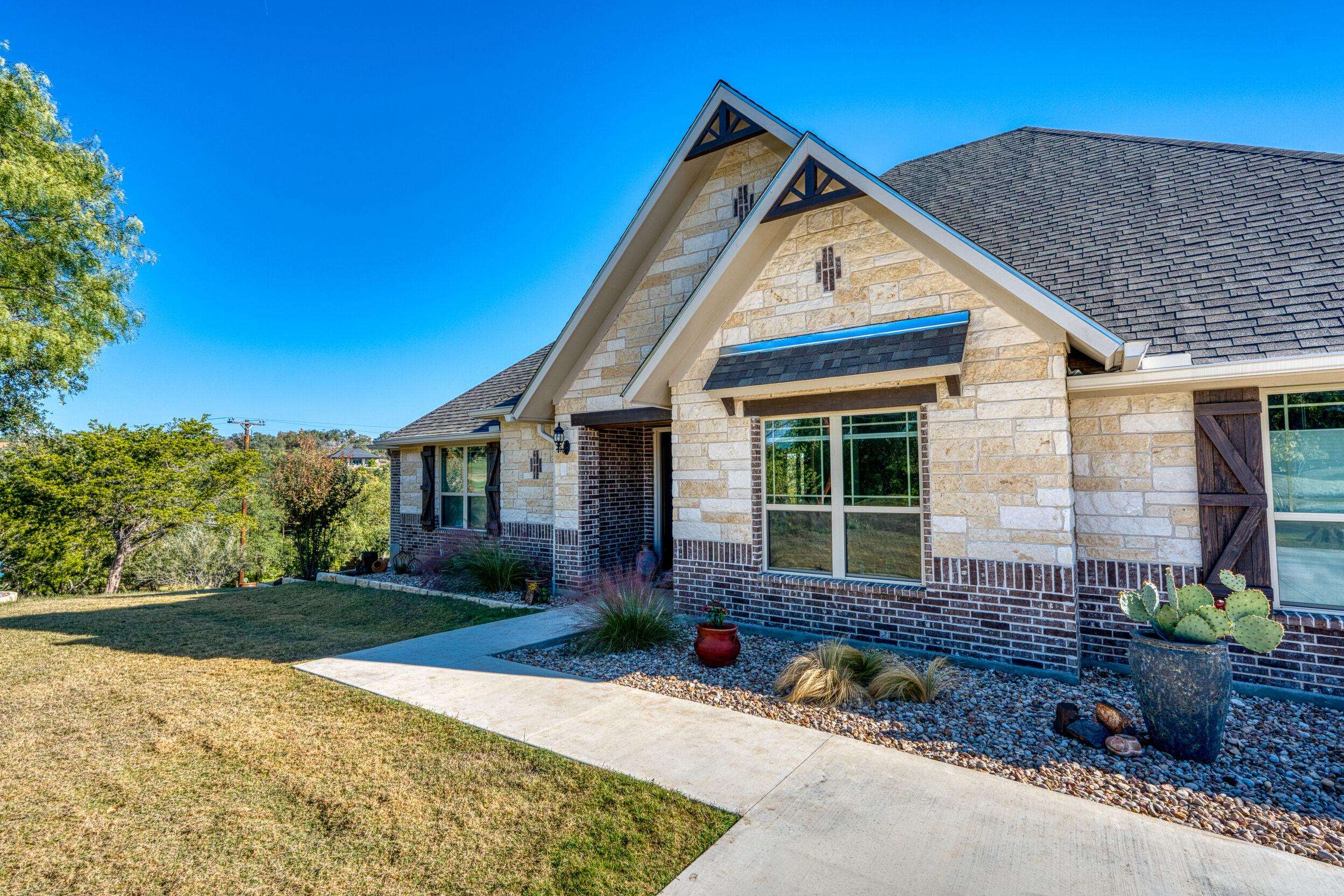 2913 Blue Lake Dr., Horseshoe Bay, TX 78657