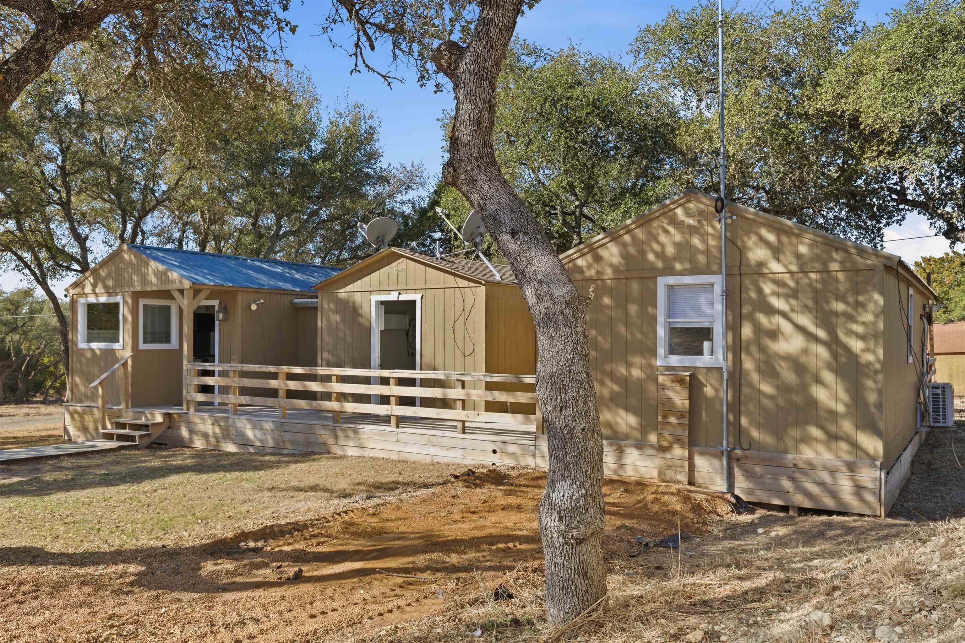 418 Polvado, Round Mountain, TX 78636