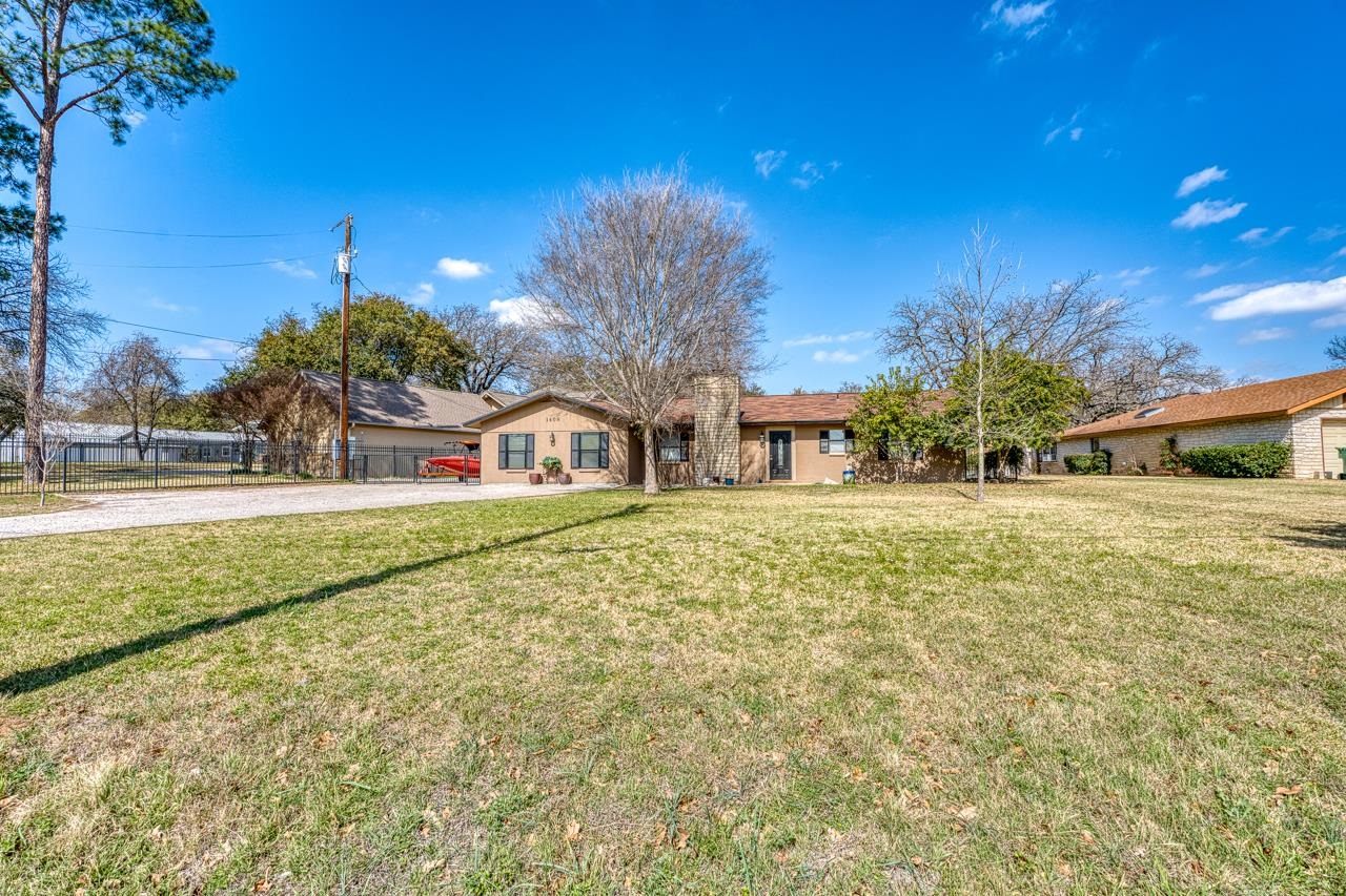 1408 Highland Drive, Highland Haven, TX 78654