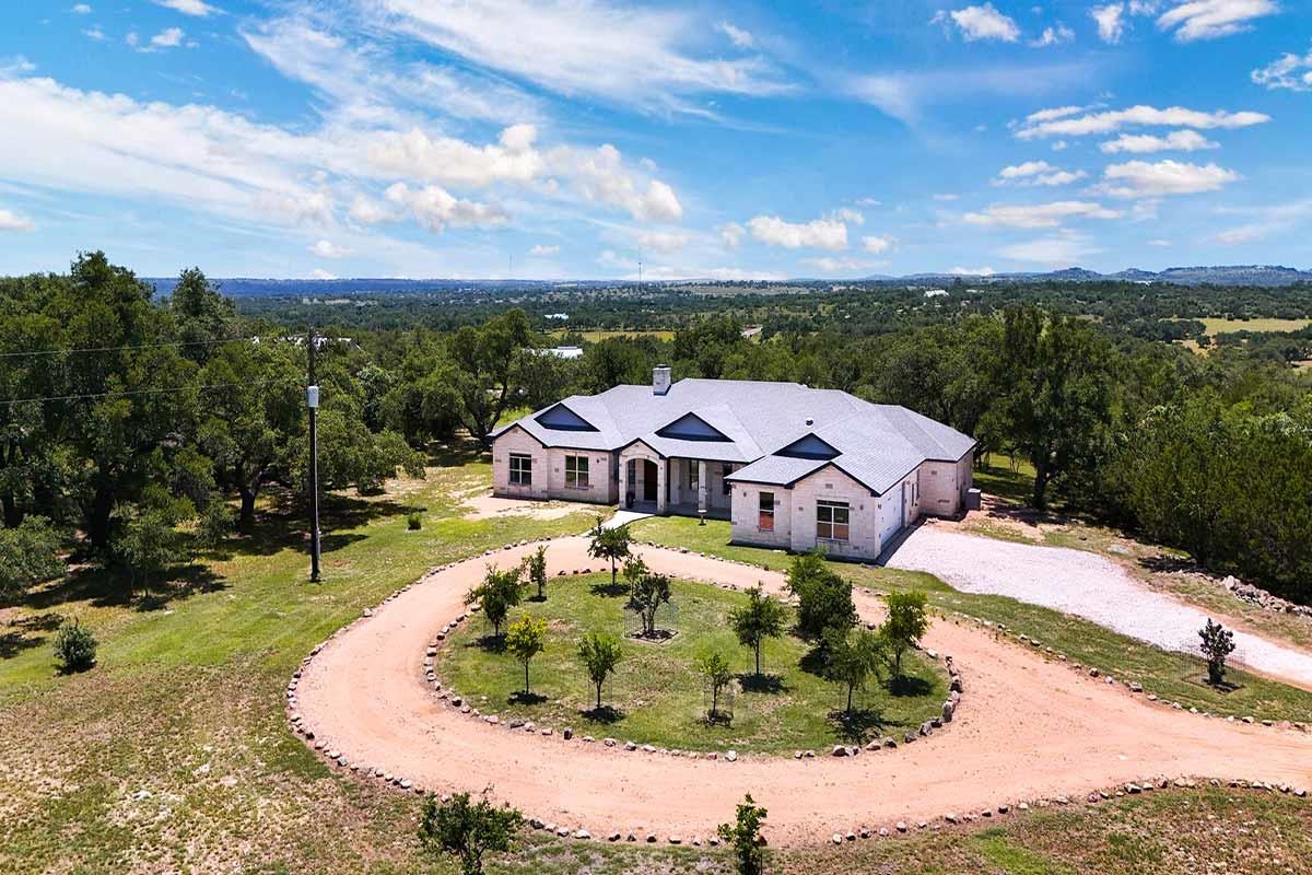 967 Crystal Mountain, Round Mountain, TX 78663
