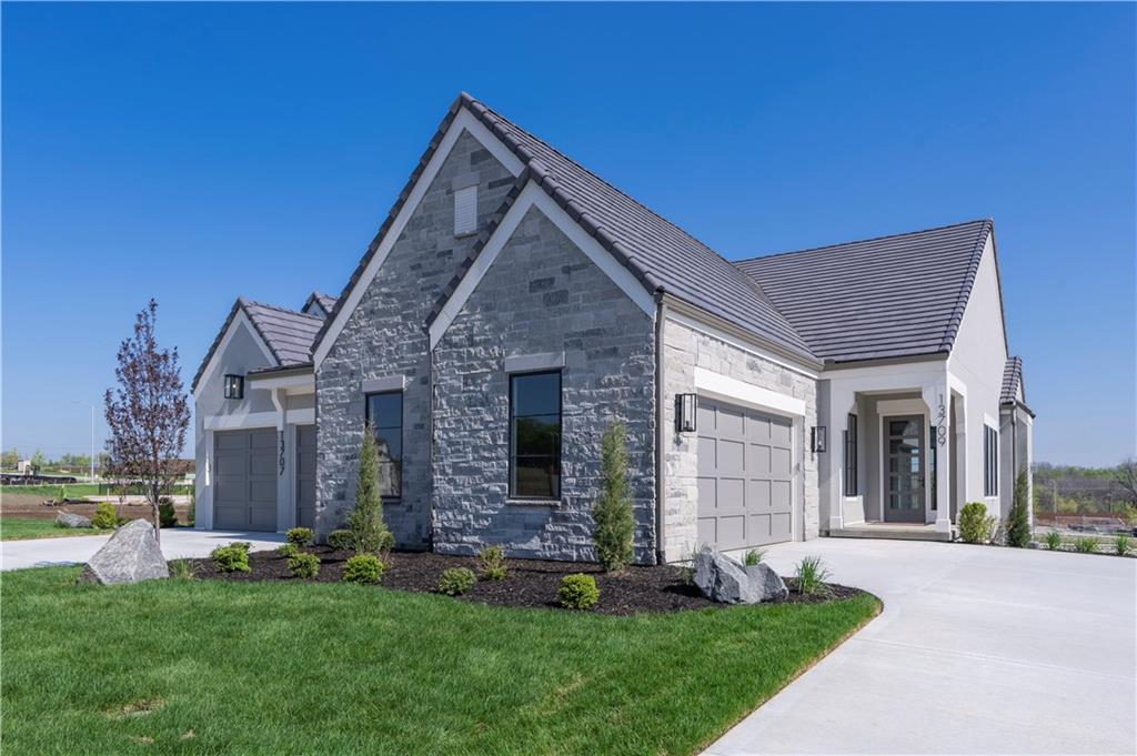 13709 Pembroke Lane - Photo 1