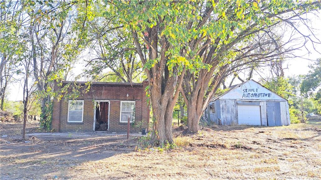 207 E 4th N/A - Photo 1