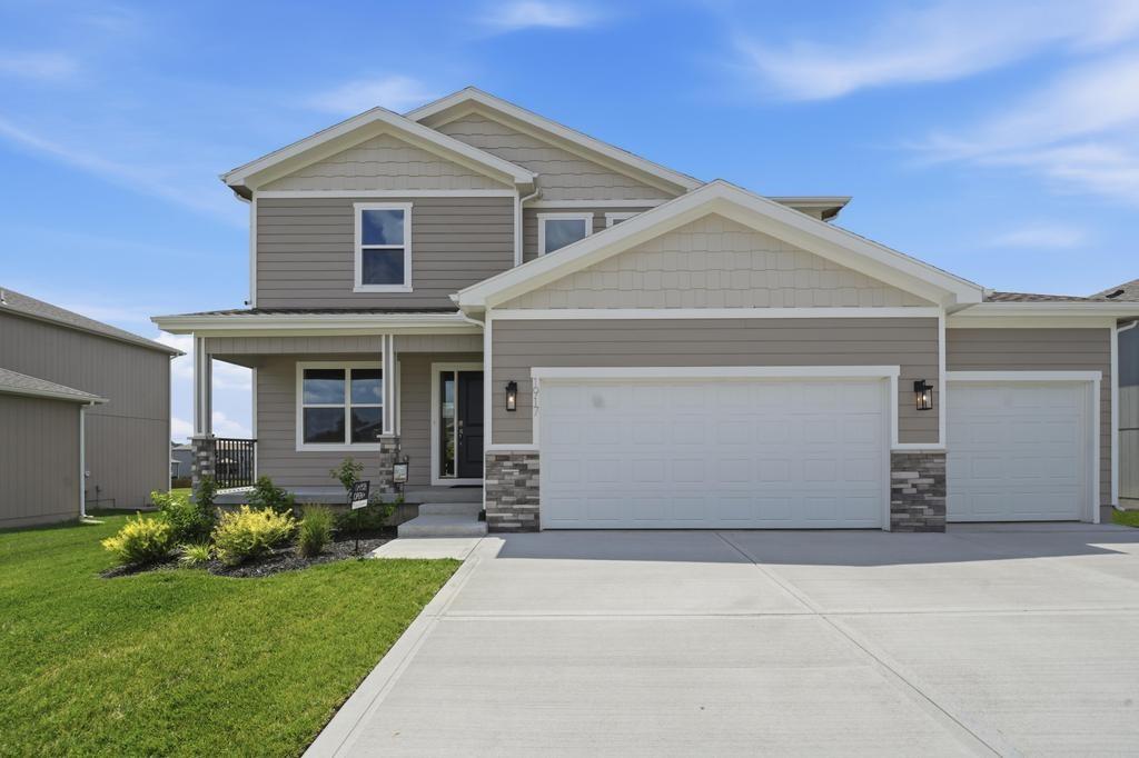1917 SW Hightown Drive - Photo 1
