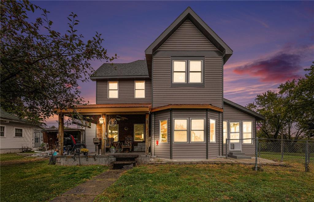 705 E 6th Street - Photo 1