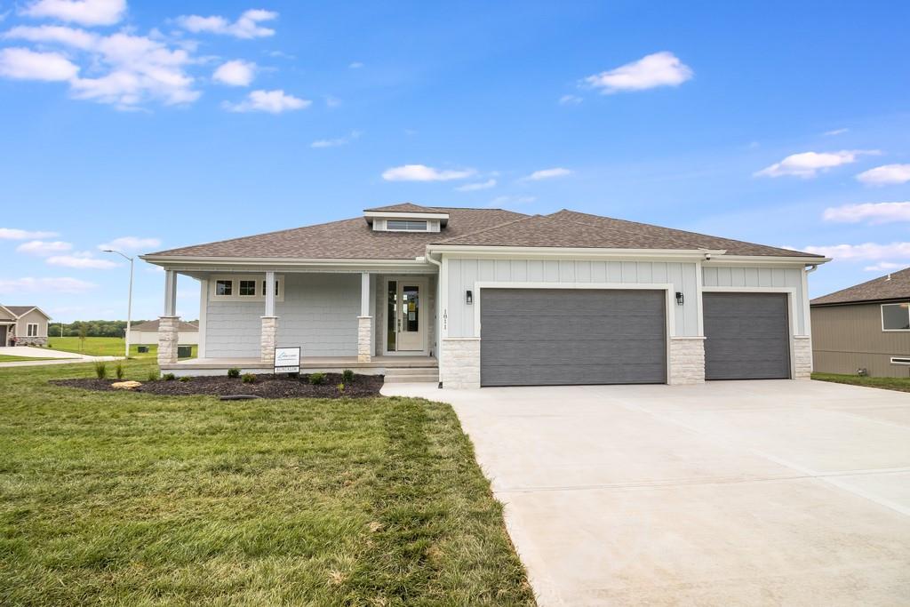 1811 Halls Creek Avenue - Photo 1