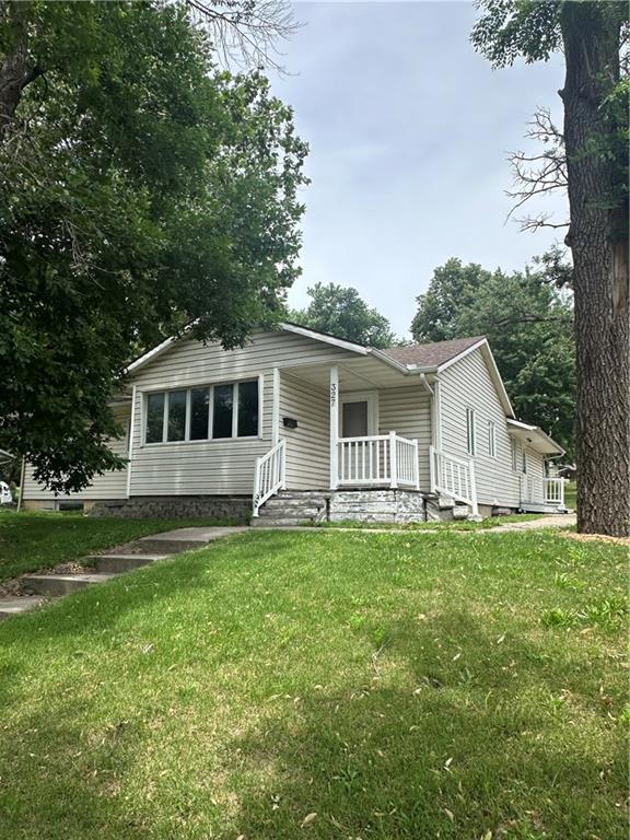 327 E 7TH Street - Photo 1