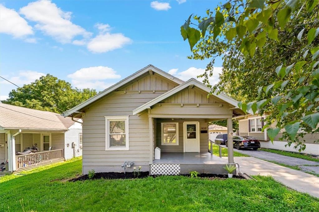 1410 W College Street - Photo 1