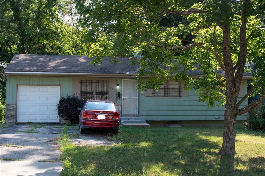 8217 Flora Avenue - Photo 1