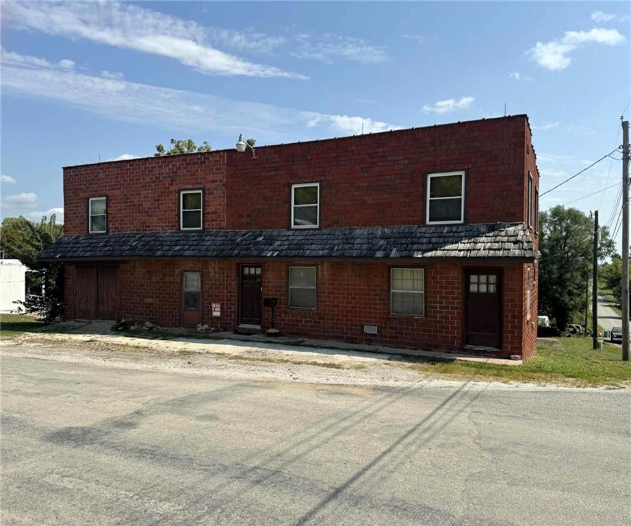 308 S Lyon Street - Photo 1